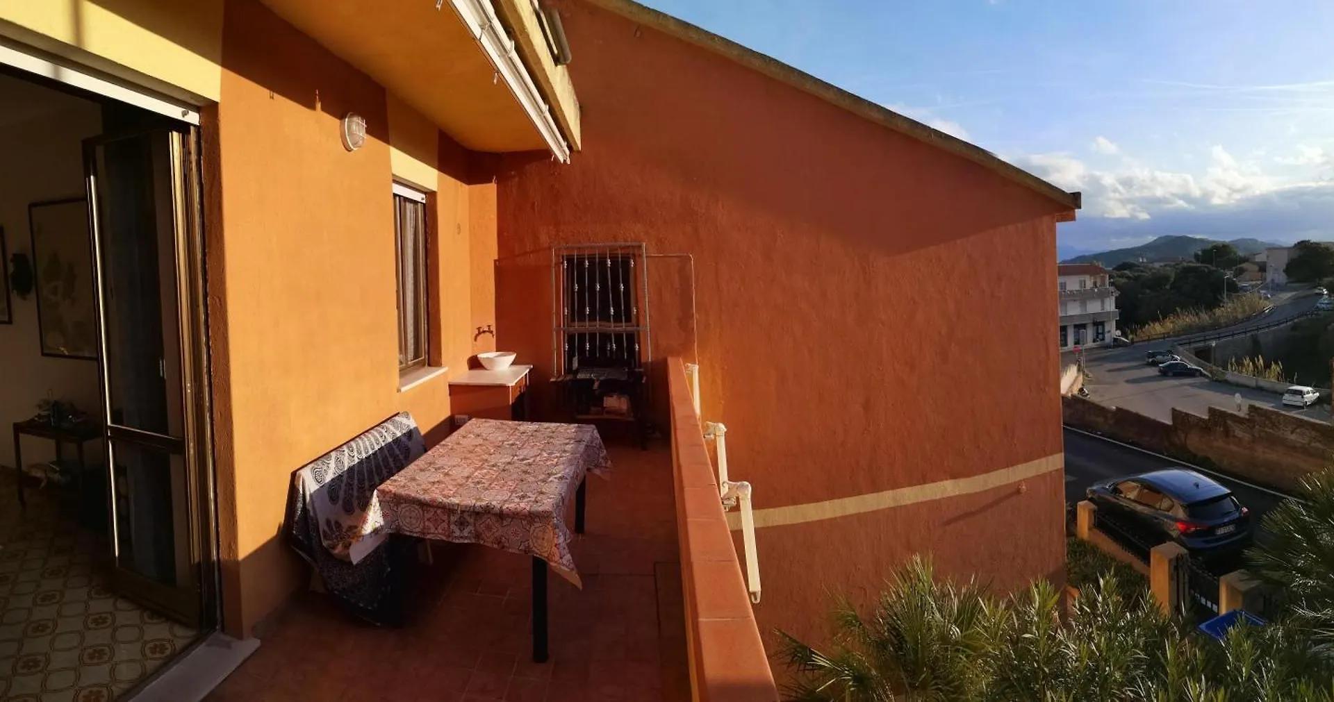 Casa Izzo, Trilocale Con Terrazza E Parcheggio Privato Lägenhet La Maddalena