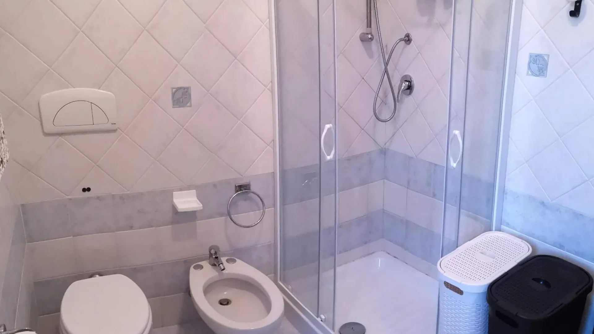 Casa Izzo, Trilocale Con Terrazza E Parcheggio Privato Lägenhet La Maddalena